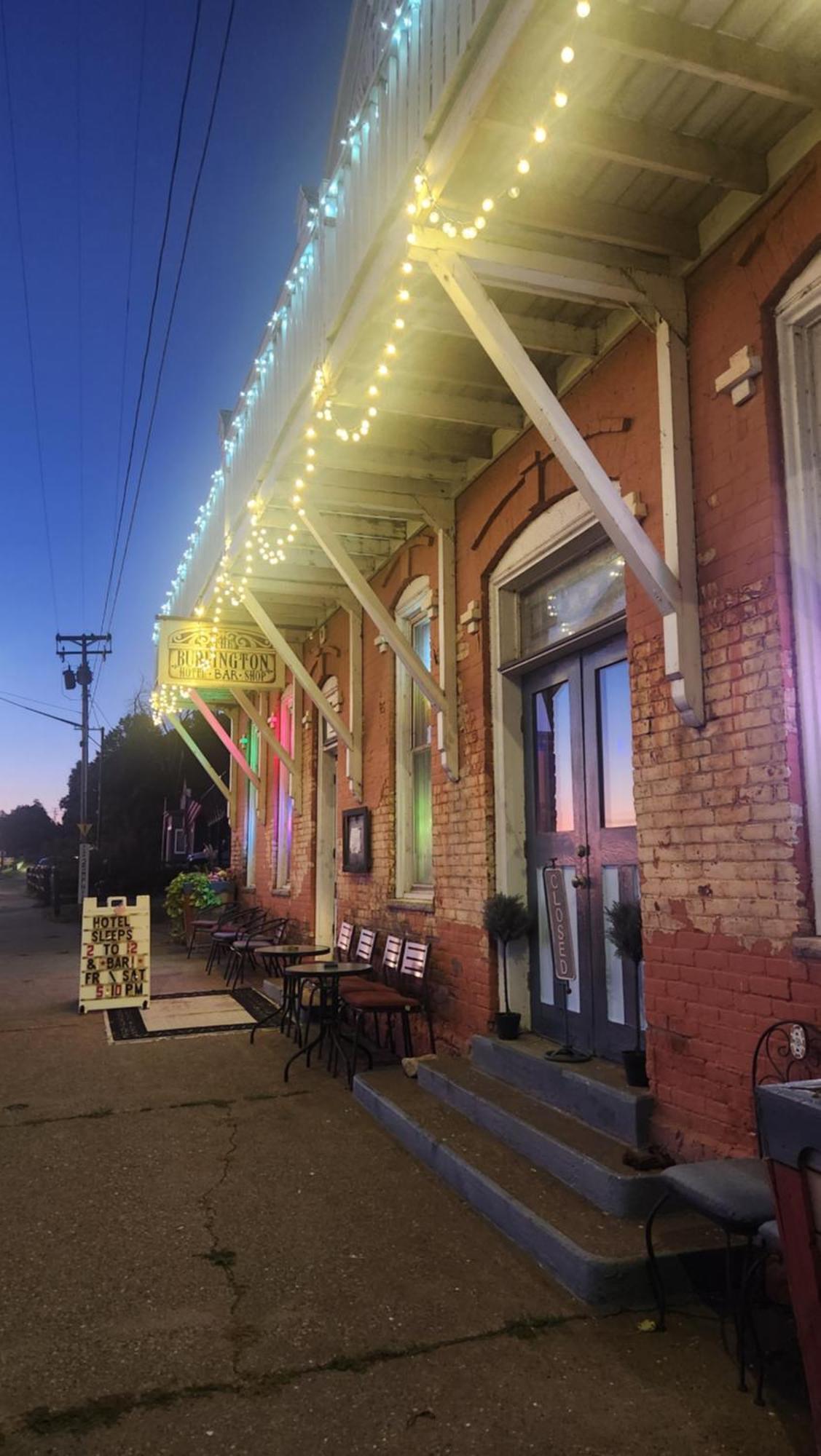The Burlington Hotel & Bar - Alma Wi エクステリア 写真